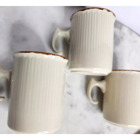 3 Vintage Strawberry Les Fraises Coffee Mugs Cup Stoneware Brown U hook handle - Picture 7 of 8